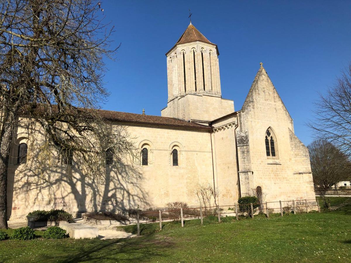 Charmante Maisonnette 2 Personnes Avec Wifi Surgères Buitenkant foto