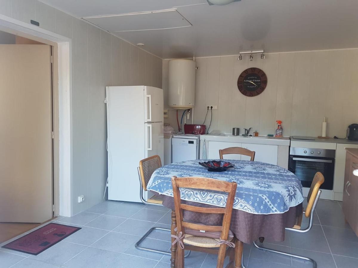 Charmante Maisonnette 2 Personnes Avec Wifi Surgères Buitenkant foto